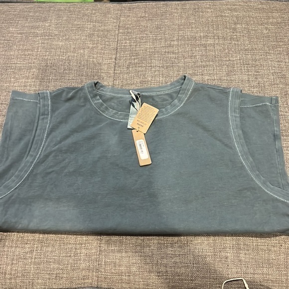 Skims Outdoor Crew Neck Tank - Picture 2 of 10